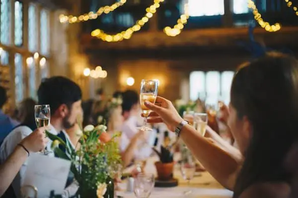 Smart ways to save money as a wedding guest