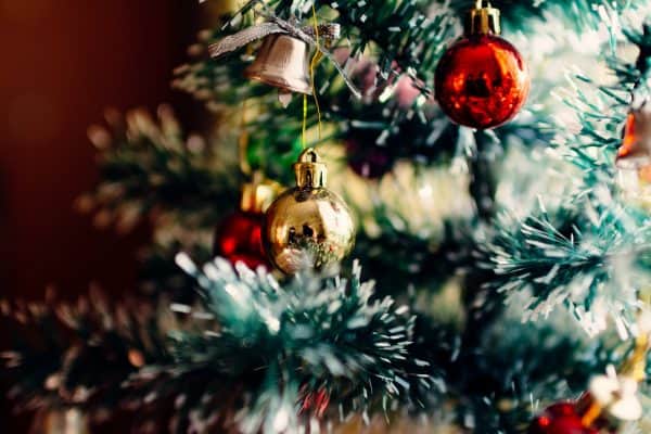 10 Easy Ways To Save money on Christmas